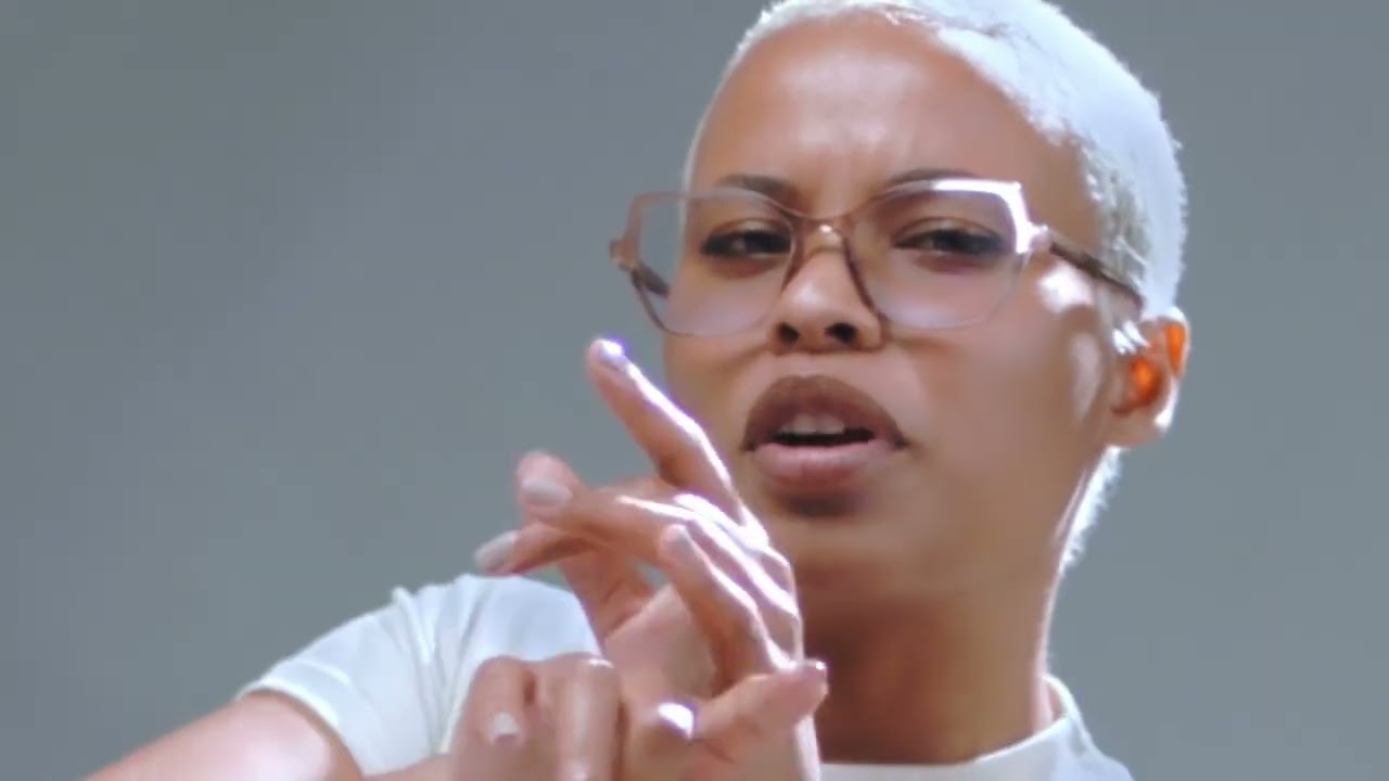 Priscilla K, still from the I Tried video